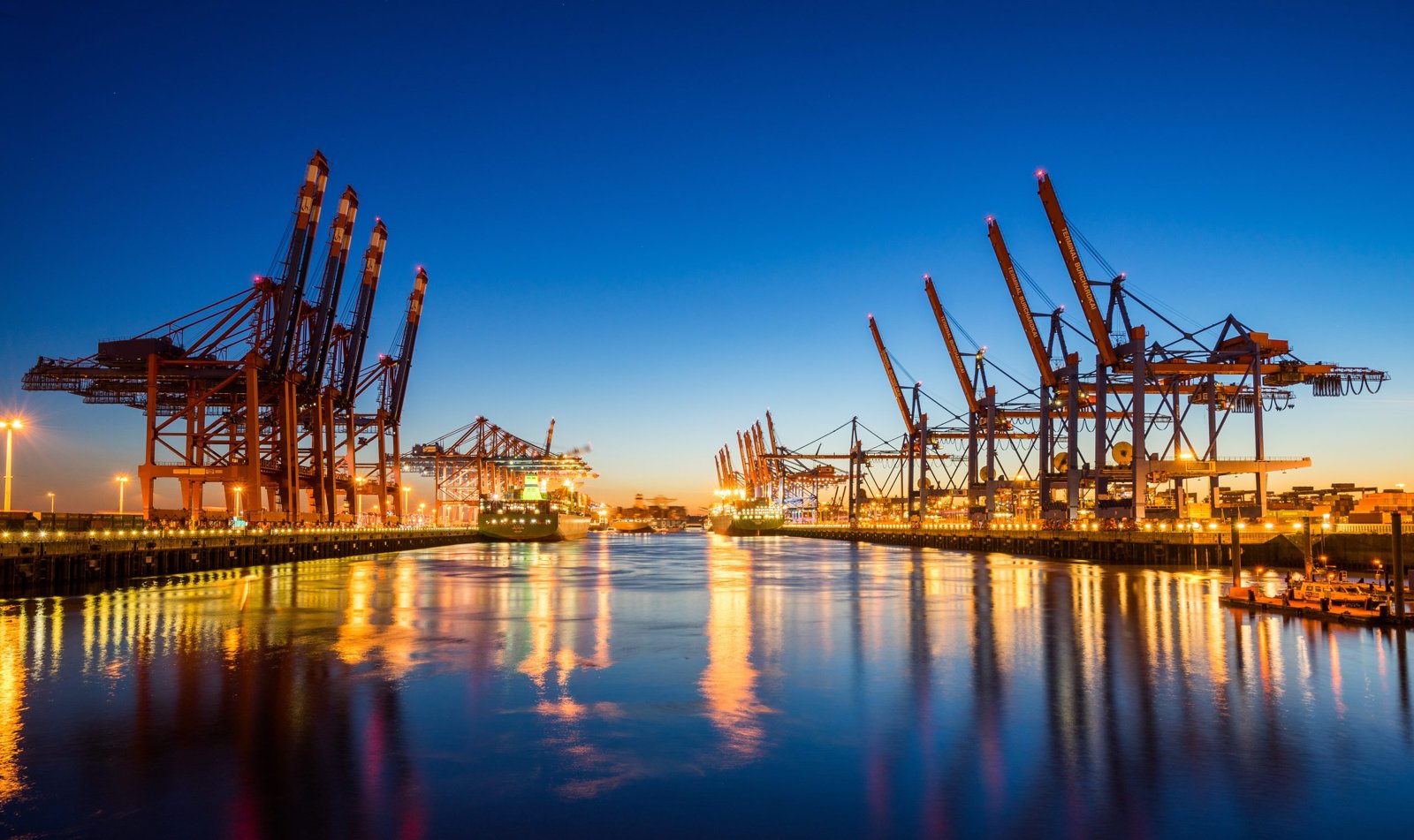Container ship at the Port of Long Beach